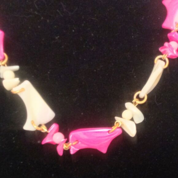Vintage Pink and White Mother of Pearl Shell Link Beaded Necklace - Picture 7 of 8